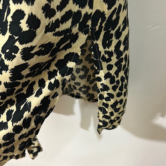 IMPORTED FABRIC BUTTON DOWN ANIMAL PRINT MIDI DRESS - Picture 7 of 7